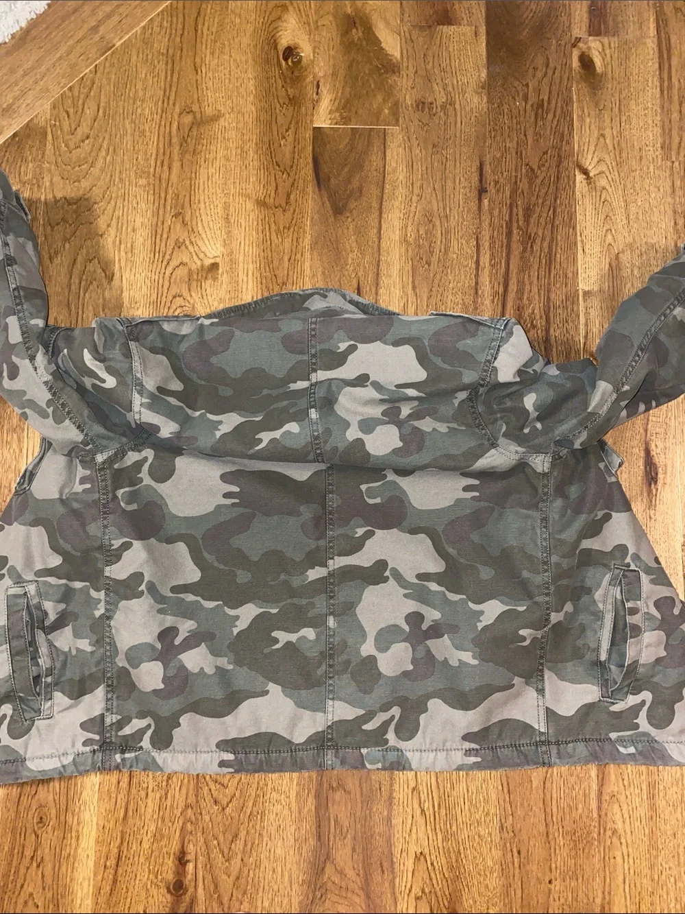 Boys Medium Old Navy Army fleece lined camo coat.